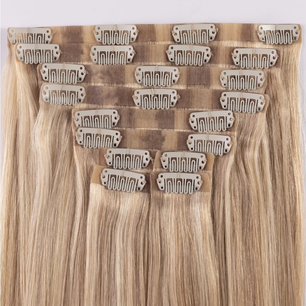 Barefoot Blonde BFB Classic 21” Sandy Blonde hair